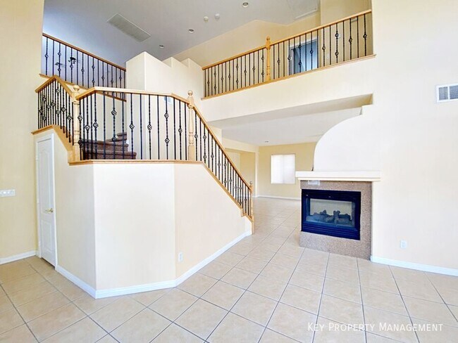 Building Photo - 9057 Spinning Wheel Ave