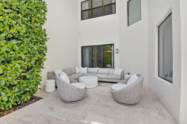 Building Photo - 16726 Picardy Way