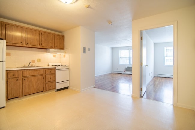 Building Photo - Edgewood Gardens Embassy and Wilder Ridge ...