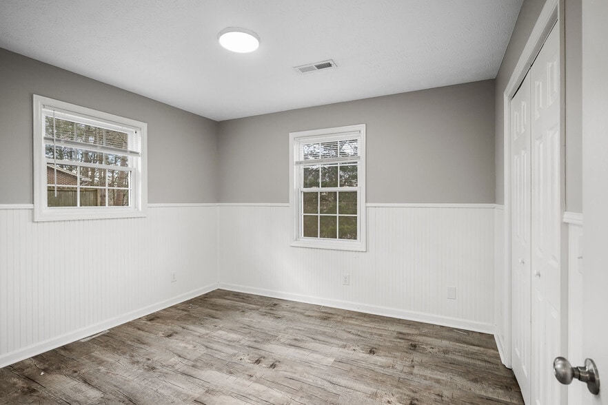Building Photo - 2143 Wildwood Rd