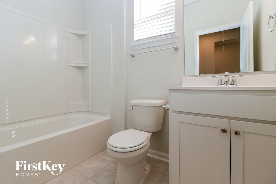 Building Photo - 407 Bering Ln