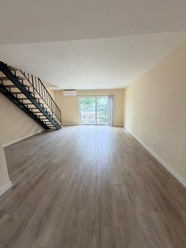 Interior Photo - #273