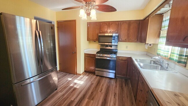 Building Photo - Charming 3-Bedroom Home in Prime Ankeny Location with Spacious Backyard & Modern Upgrades