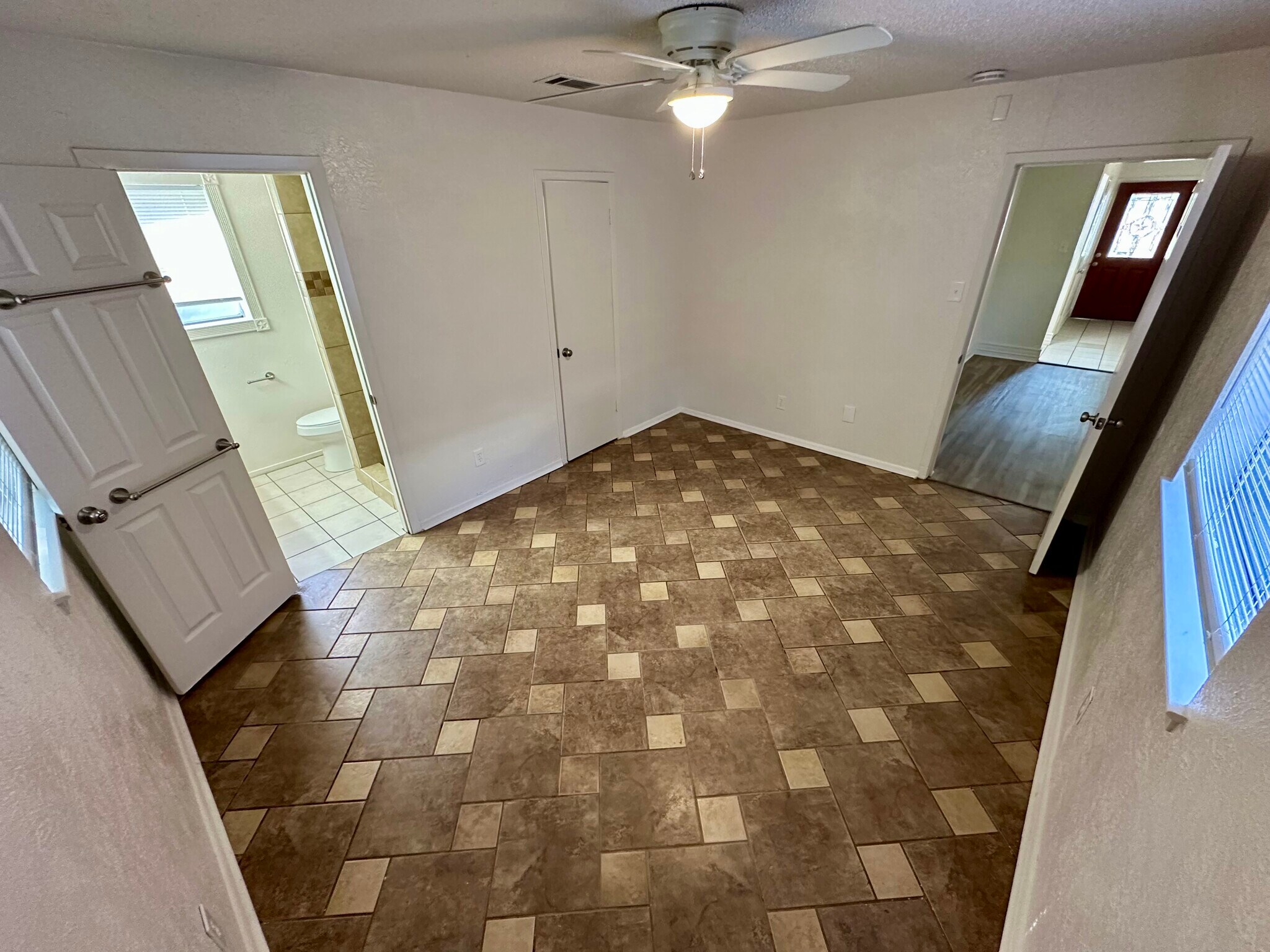 Primary Bedroom - 2012 Hurstview Dr