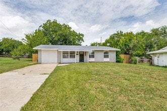 Building Photo - 3221 Ridgeview Cir