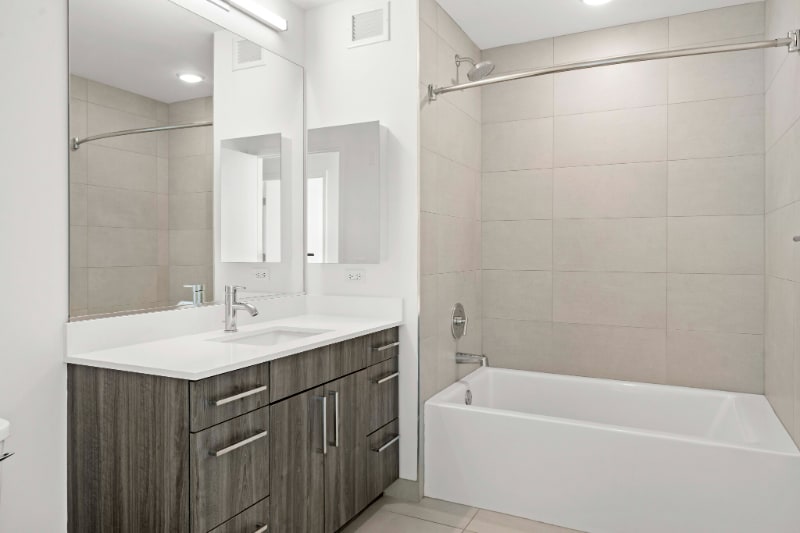 Building Photo - 842 S Michigan Ave