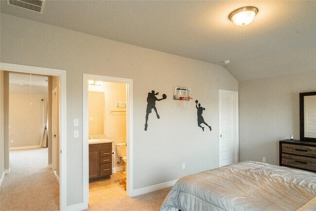 Building Photo - 29023 Laurel Grove Ln