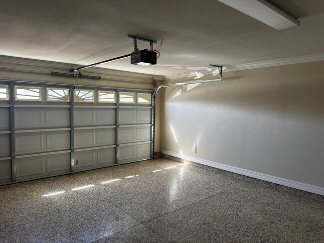 Building Photo - 13324 Luna Rd