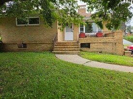 Building Photo - 215 E Elizabeth Ave