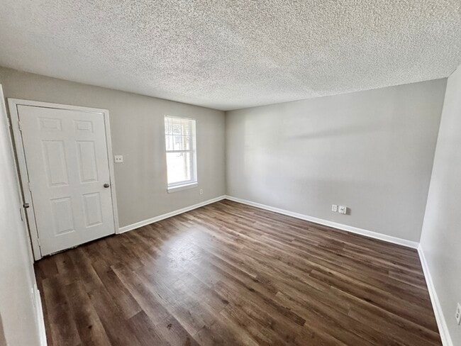 Building Photo - 5151 Corkwood Dr