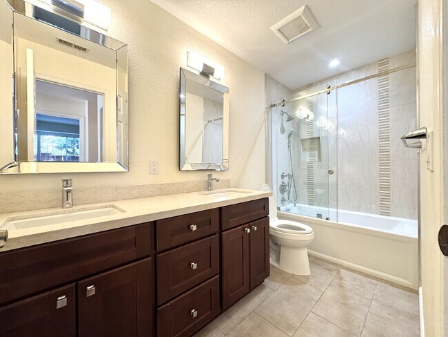 Building Photo - Bright 4 Bedroom San Jose Home With Tall Ceilings