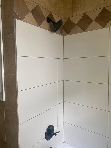 Bathroom - 1732 Monroe Dr NE