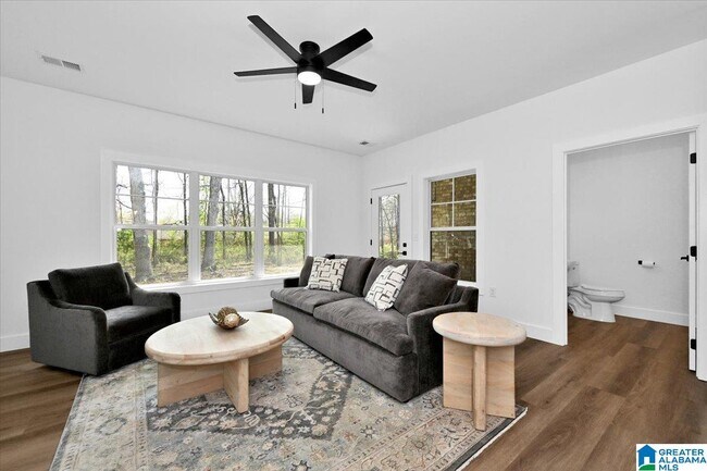 Building Photo - 304 GARDEN St