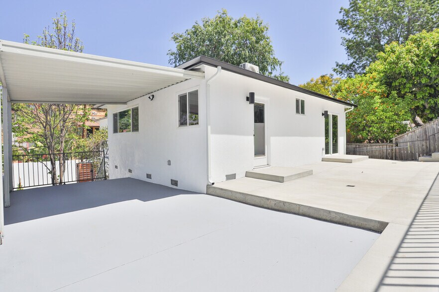 Building Photo - 1425 El Paso Dr