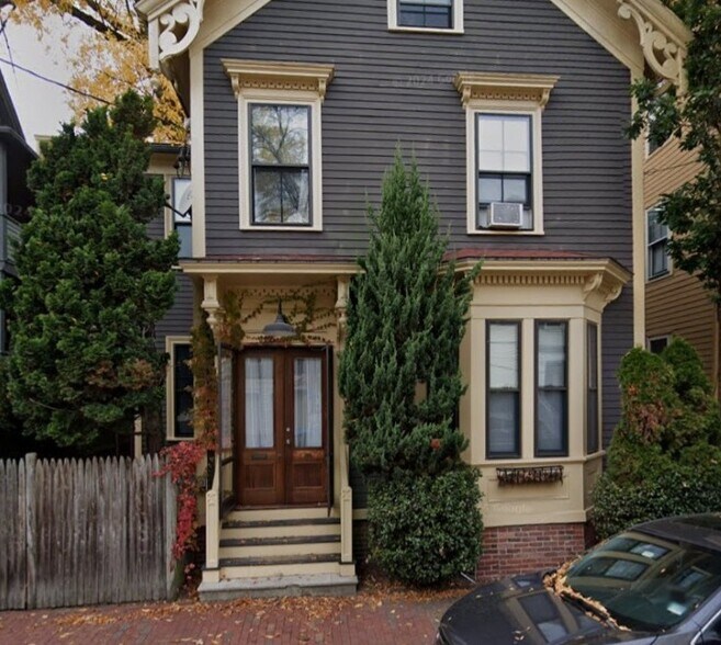 Primary Photo - 31 Athens St