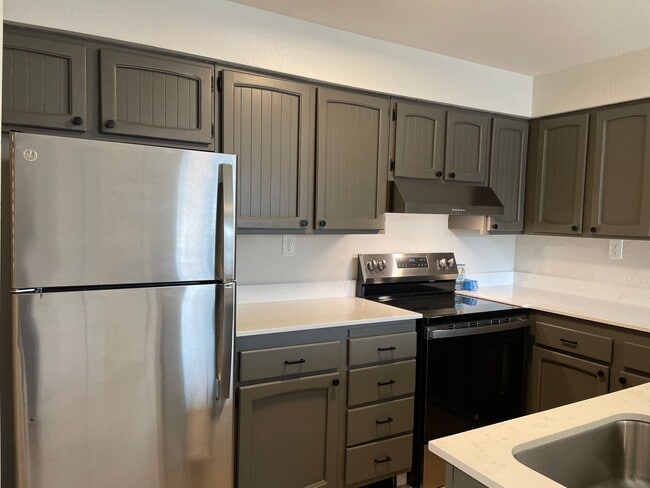 Building Photo - Newly Remodeled 2 Bedroom 1 Bath Duplex-Be The First to Make it Your Home