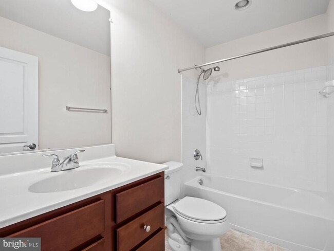 Building Photo - 43824 Royal Fern Ln