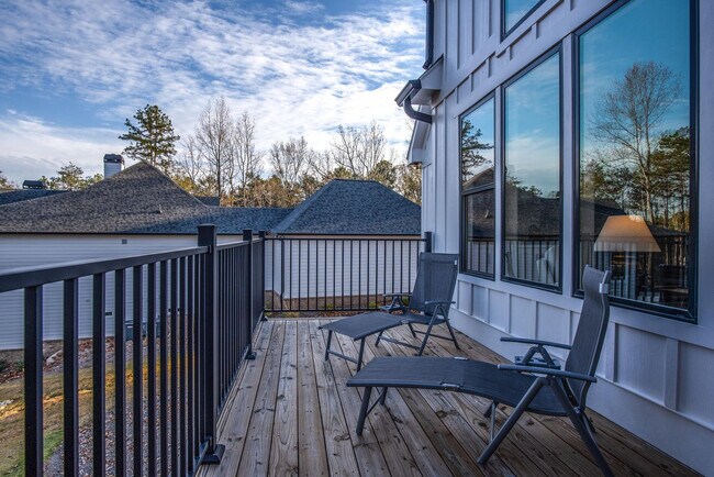 Building Photo - 533 Tom Cobb Dr