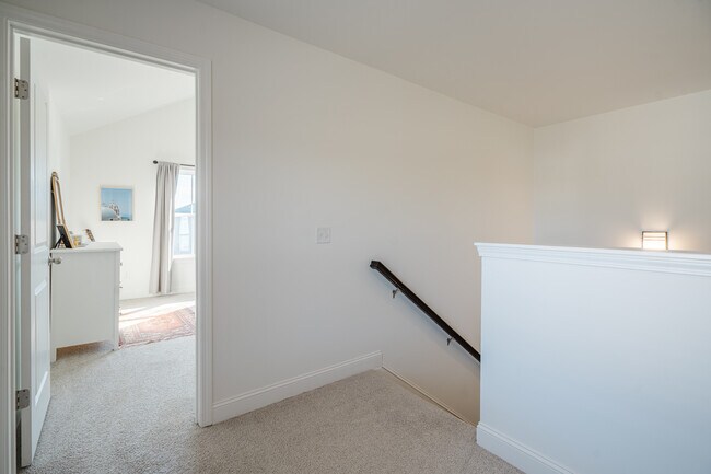 Building Photo - 63 Buckingham Dr