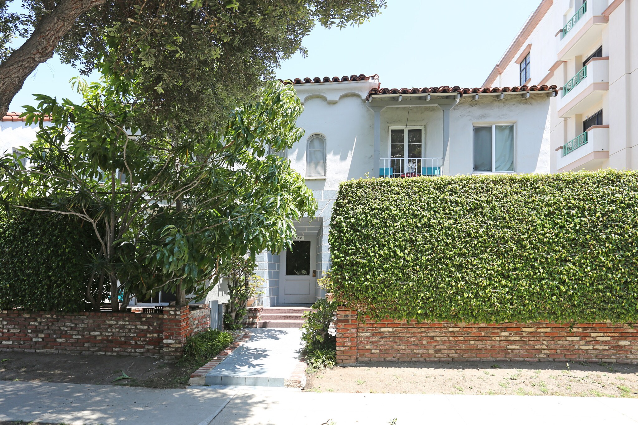 Building Photo - 232 N Clark Dr