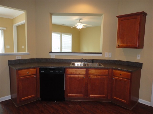 Building Photo - 2992 Briaroak Dr