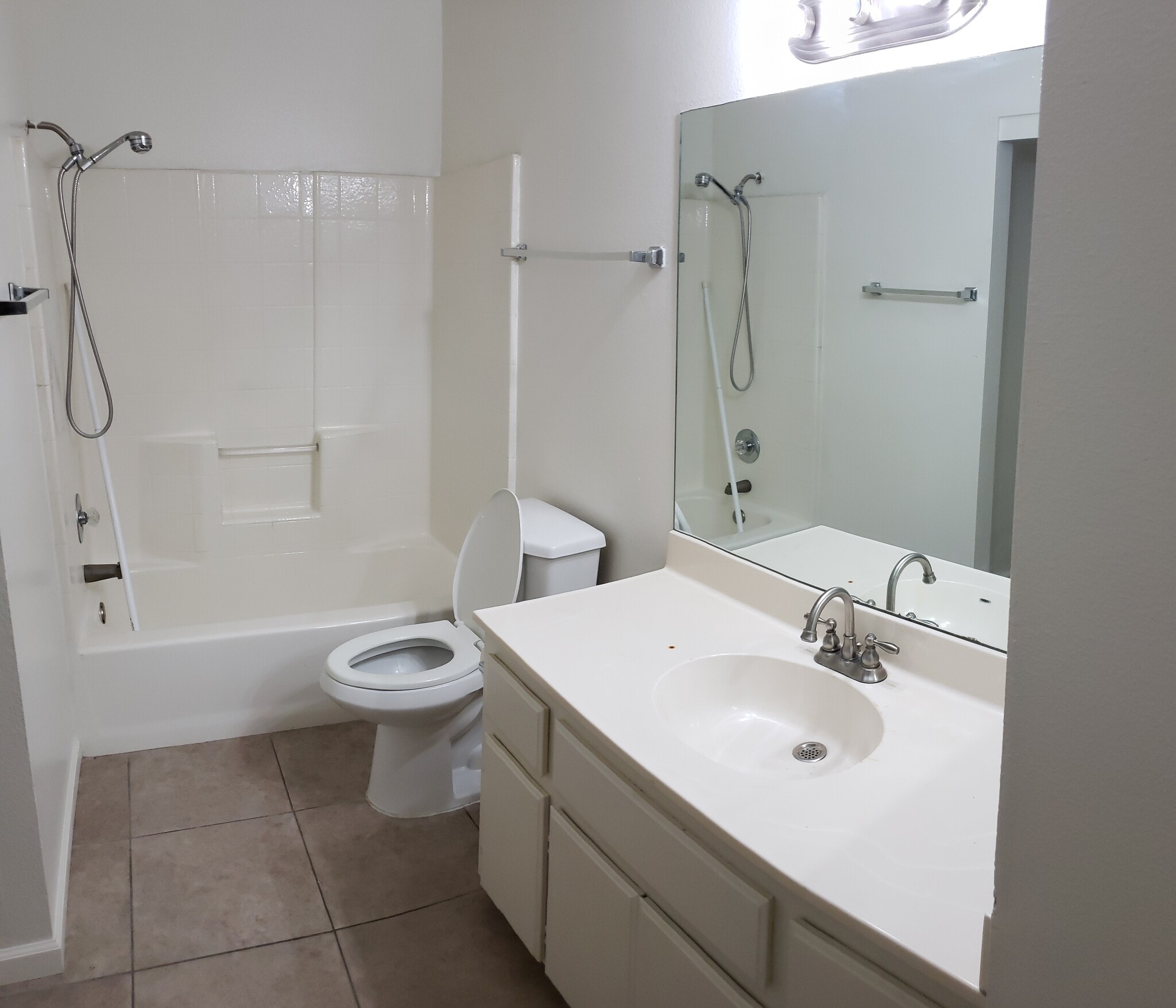 Guest bath - 13160 Agua Cayendo Rd