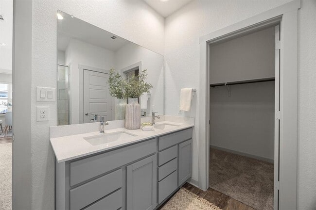 Building Photo - 100 Deserti Rd