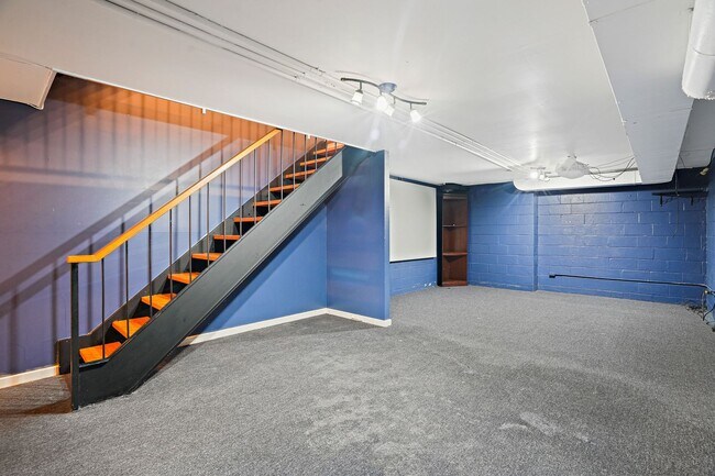 Building Photo - 1285 Delaware Ave SW