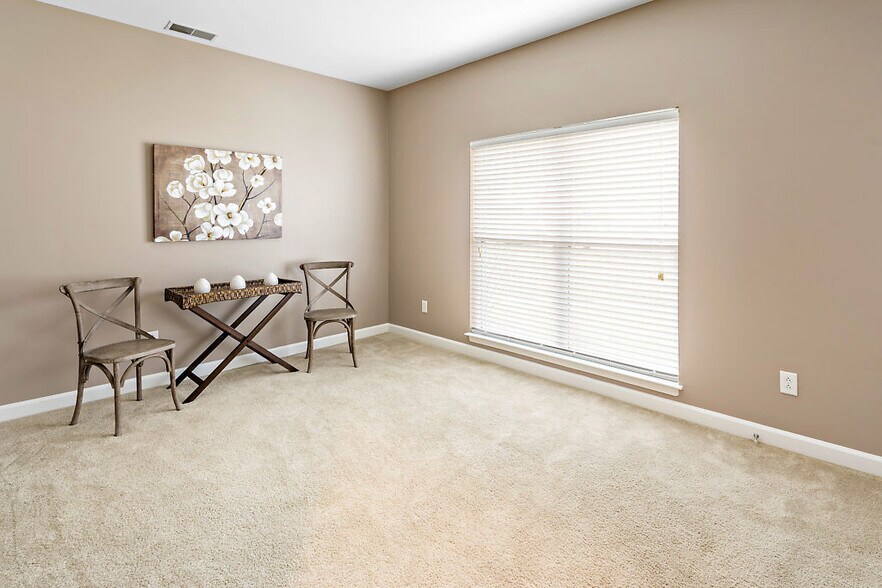 Building Photo - 845 Forest Ave #103