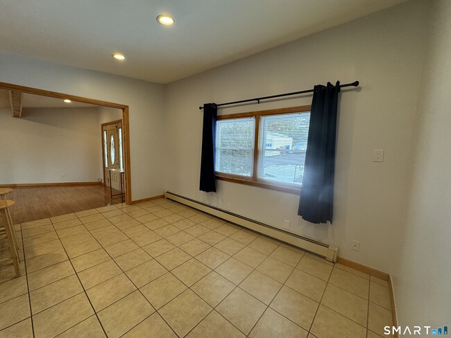 Building Photo - 67 Oronoque Trail