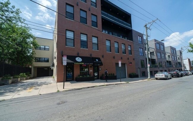 Building Photo - Fantastic Northern Liberties Parkview Condo