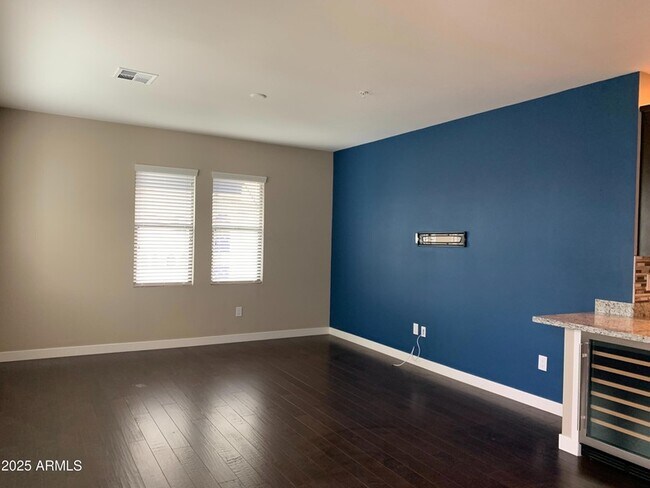 Building Photo - 2511 W Queen Creek Rd