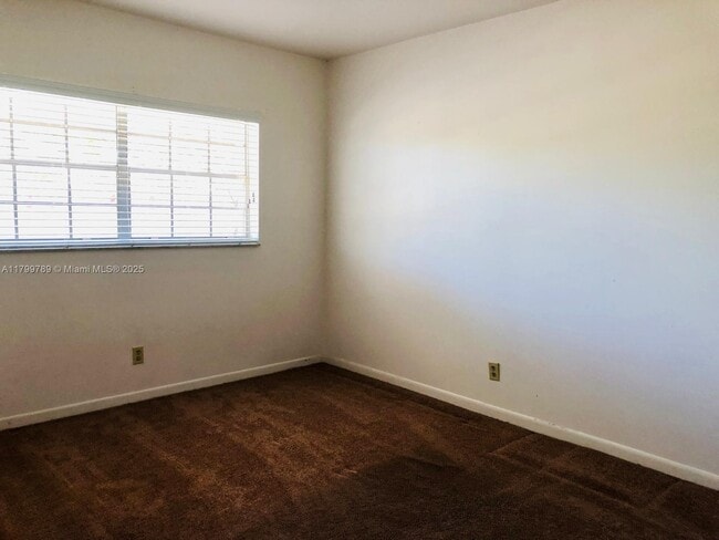 Building Photo - 1805 SW 81st Terrace