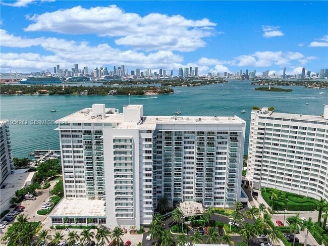 Building Photo - 1000 West Ave