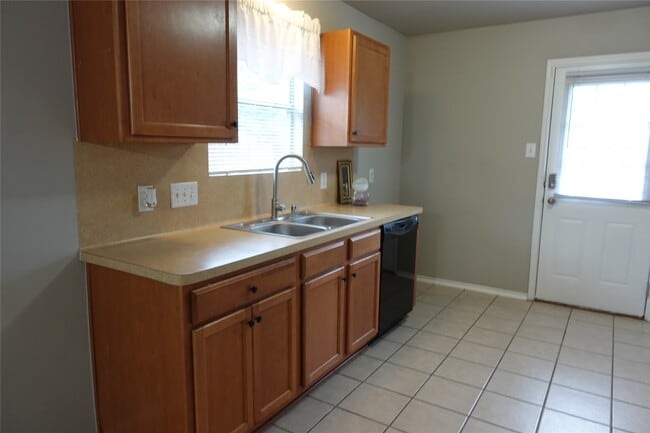 Building Photo - 9123 River Dale Canyon Ln
