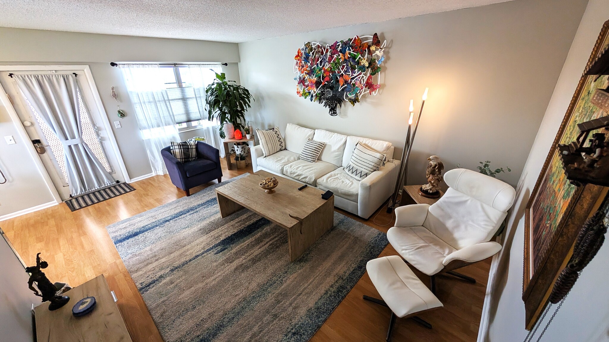 Building Photo - 542 Fanshaw M