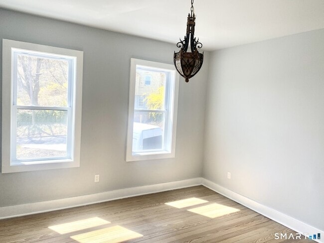 Building Photo - 218 Charles St