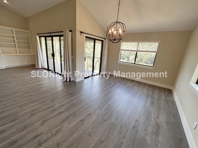 Building Photo - AVAILABLE NOW - Recently Updated Home in Templeton - 2 Bed / 2 Bath