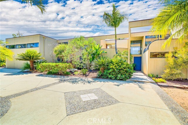 Building Photo - 3028 Overhill Dr