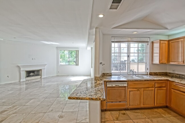 Building Photo - **Move in Special $1000 Off Third Months Rent** Remodeled Corner 3+2 Unit with Luxury Finishes Ne...