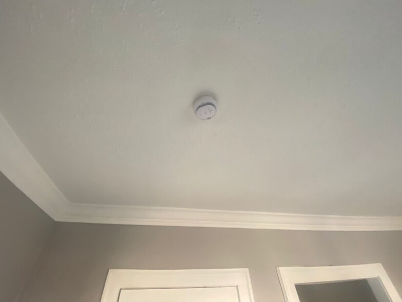 Building Photo - 392 E 147th St