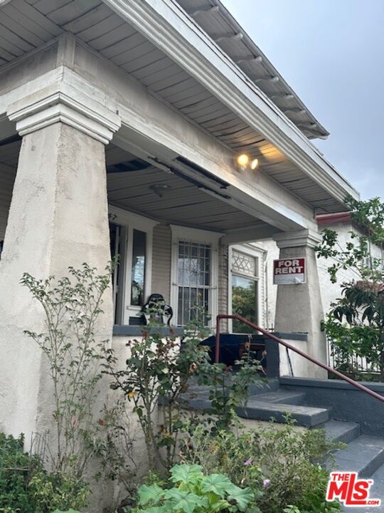 Building Photo - 1347 Valencia St