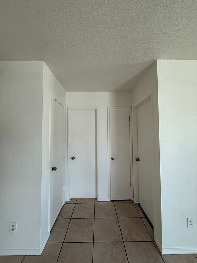 Building Photo - 1623 Point Lobos Ln