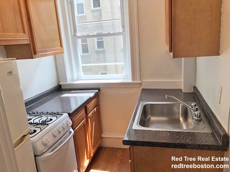 Building Photo - 1185 Boylston St