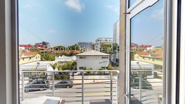Building Photo - 3740 Park Blvd
