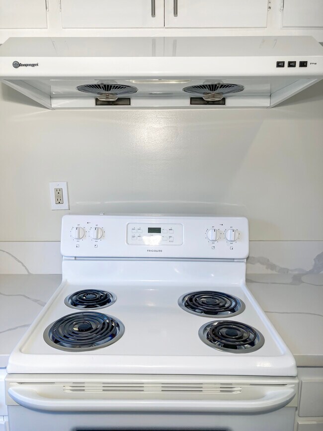 Building Photo - 909 S 2nd St