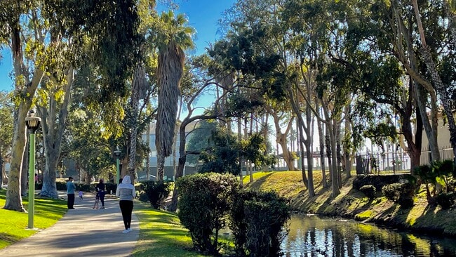 Park walking paths. - 532 Ebbtide Cir