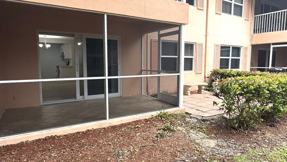 Building Photo - 760 SE 2nd Ave