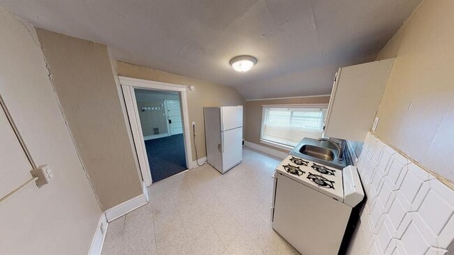 Building Photo - 706 Emmet St