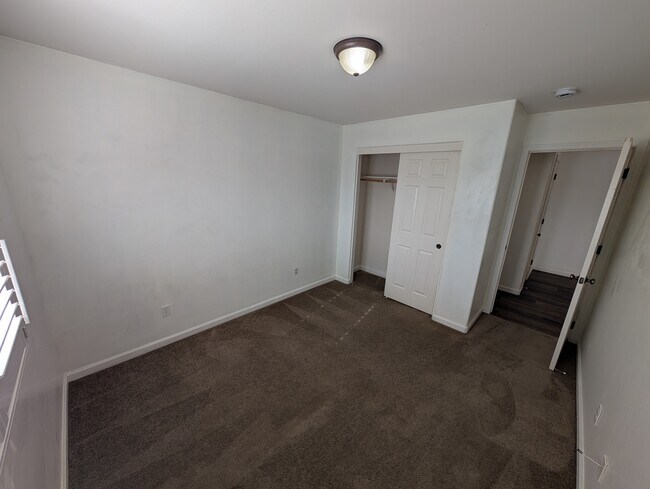 Building Photo - 3200 S Jensen Ct